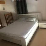 Beau Et Vaste 3 Pieces Avec Piscine