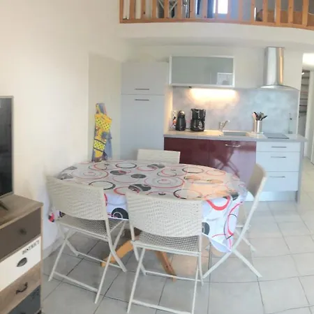 Appartement Beau Et Vaste 3 Pieces Avec Piscine *