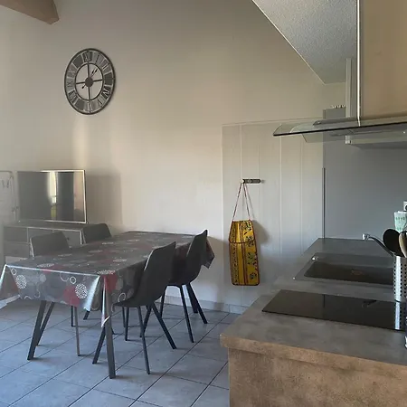 Appartement Beau Et Vaste 3 Pieces Avec Piscine *