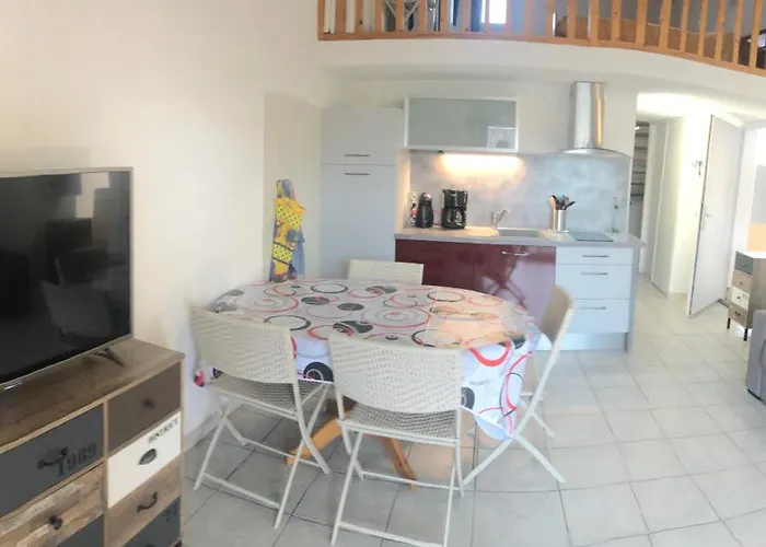 Appartement Beau Et Vaste 3 Pieces Avec Piscine *