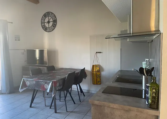 Appartement Beau Et Vaste 3 Pieces Avec Piscine *