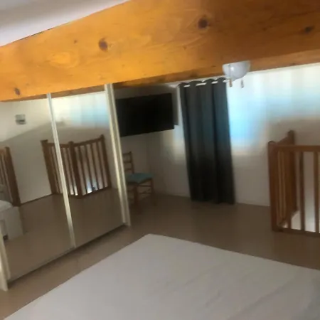 Beau Et Vaste 3 Pieces Avec Piscine *