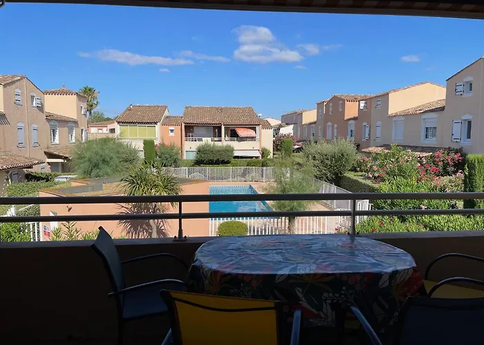 Beau Et Vaste 3 Pieces Avec Piscine * Agde